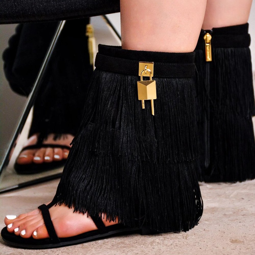 NEW🔥Black Open Toe Fold-Over Ankle Cuff Layered Fringe Flat Sandal Gold Padlock